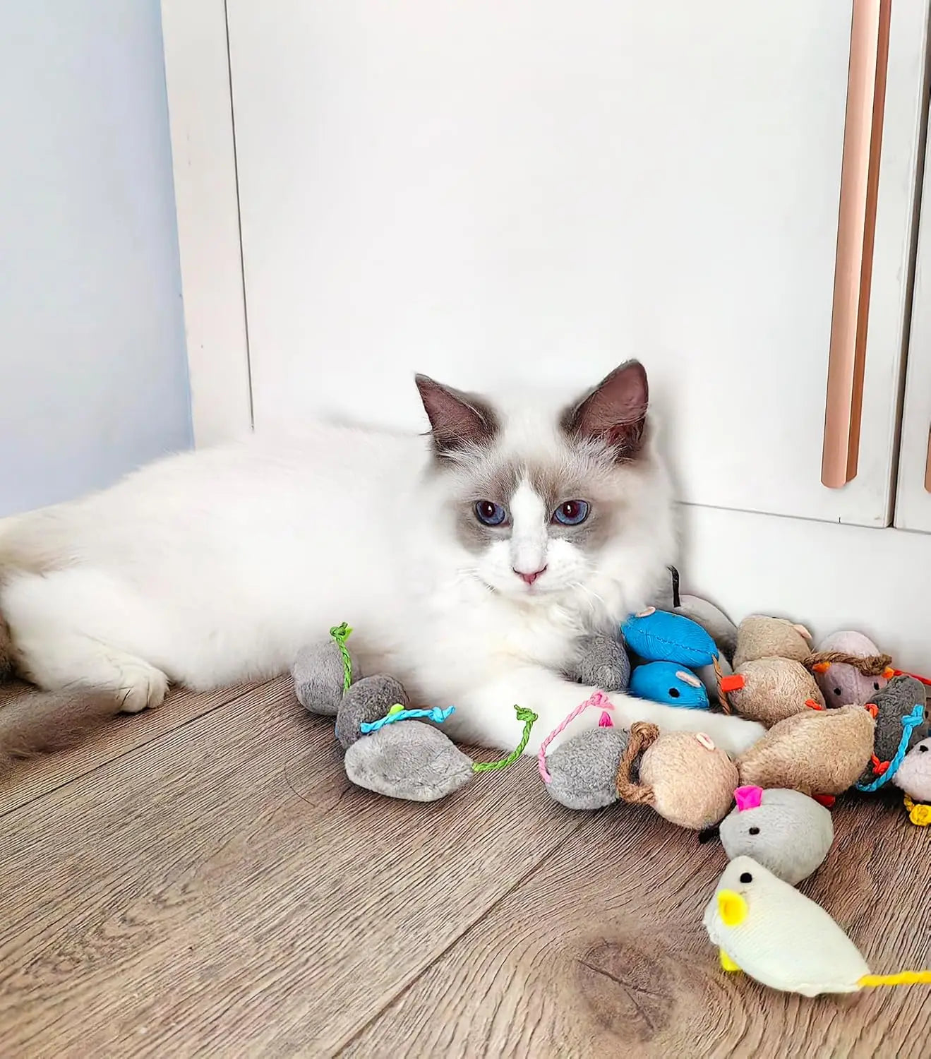 CatNip Hunters™ Premium Mouse Toys | Rattle & Catnip-Filled Faux Fur Mice | Interactive Indoor Cat Game | Pack of 3 or 200 Pieces - Pet Moda Store